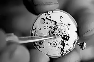 依波路机械表走时误差大怎么办？（原因分析与解决方法）